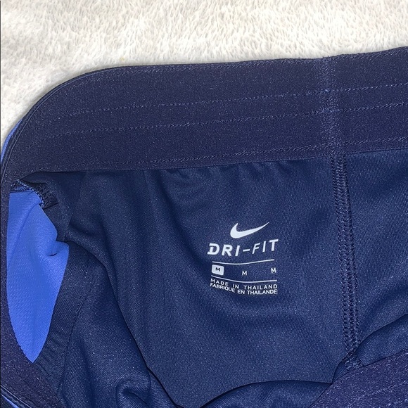 Nike Women’s Shorts - Picture 3 of 3